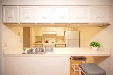 Perfect for easy senior living at Leisure World! Building side - photo 5