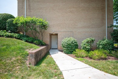 Perfect for easy senior living at Leisure World! Building side - photo 9