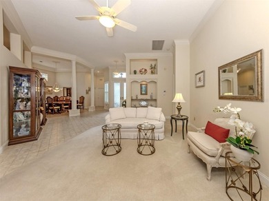 Under contract-accepting backup offers. Elegant and luxurious - photo 3