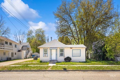 Lake Lowell Home Sale Pending in Nampa Idaho