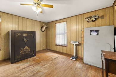 Experience lakeside living with two waterfront lots in the quiet - photo 23