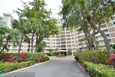 (private lake, pond, creek) Condo For Sale in Pompano Beach Florida