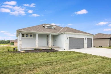 Gorgeous new construction in The Estates at Knoll Creek by Drumm - photo 2