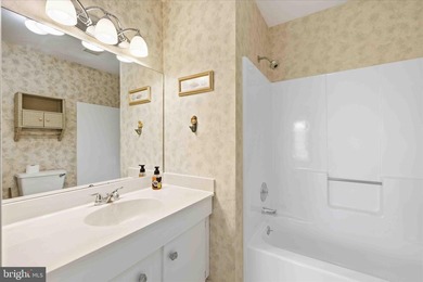 HUGE PRICE REDUCTION! Welcome to this well-maintained 2-bedroom - photo 33