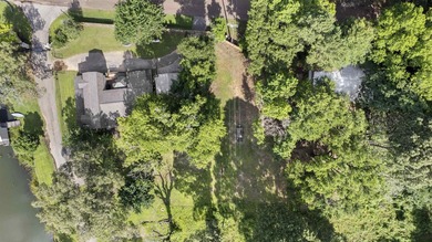 Experience lakeside living with two waterfront lots in the quiet - photo 36