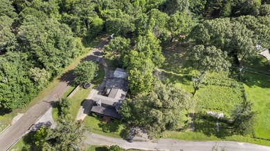 Experience lakeside living with two waterfront lots in the quiet - photo 37
