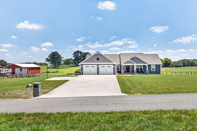 Beautiful 23-acre working cattle farm with fenced and - photo 5