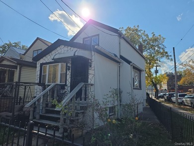 Two-bedroom colonial on a corner parcel with a full basement and - photo 1