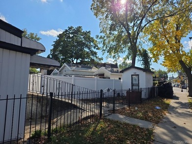 Two-bedroom colonial on a corner parcel with a full basement and - photo 4