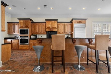 Custom built home in Florence Gardens, an extremely well laid - photo 14