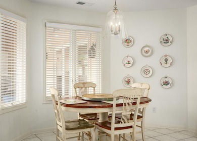 Welcome to your dream home! This beautiful 4 bedroom, 3 bathroom - photo 17