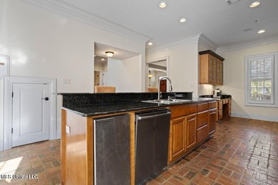 Custom built home in Florence Gardens, an extremely well laid - photo 18