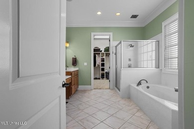Custom built home in Florence Gardens, an extremely well laid - photo 32