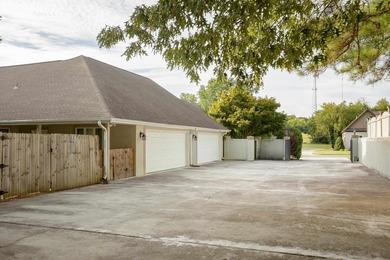 Welcome to your dream home! This beautiful 4 bedroom, 3 bathroom - photo 32