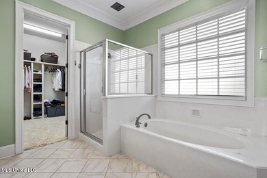 Custom built home in Florence Gardens, an extremely well laid - photo 33
