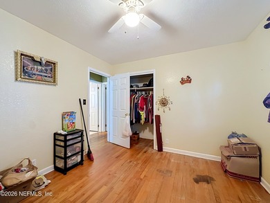 Welcome to this beautifully maintained all-brick home in the - photo 33