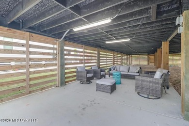 This beautifully maintained property is currently operating as a - photo 9