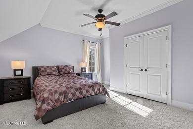Custom built home in Florence Gardens, an extremely well laid - photo 41