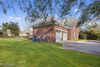 Custom built home in Florence Gardens, an extremely well laid - photo 50