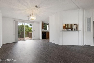 Spacious property offers a functional open-concept layout - photo 8