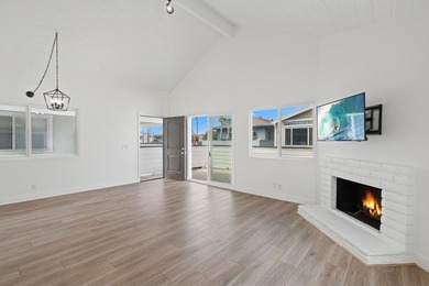 Welcome to your Dream Coastal Investment! This beautifully - photo 4
