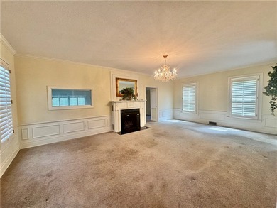 Prime Commercial Opportunity with Timeless Charm Position your - photo 4