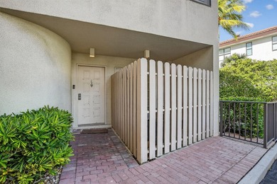 Discover the best of coastal living in this 2BR/2.5BA townhome - photo 4