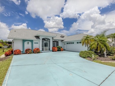 Look No Further! This Deep Creek pool home has city water and - photo 2