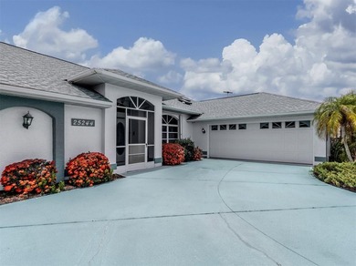 Look No Further! This Deep Creek pool home has city water and - photo 3