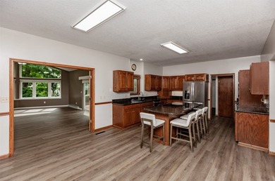 WOW...this is a MUST SEE! 5,200 finished sq. ft. of beautifully - photo 6