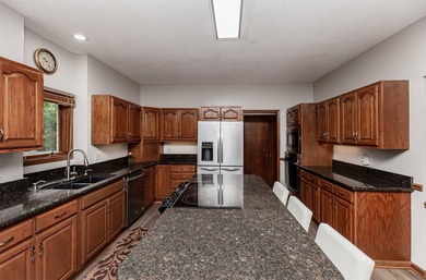 WOW...this is a MUST SEE! 5,200 finished sq. ft. of beautifully - photo 7
