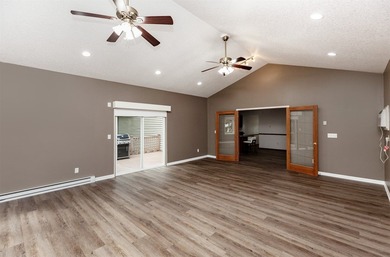 WOW...this is a MUST SEE! 5,200 finished sq. ft. of beautifully - photo 9