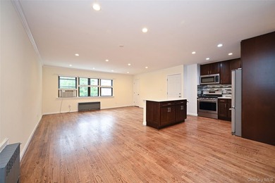 Beautifully maintained brick 2-family in prime Flushing location - photo 13