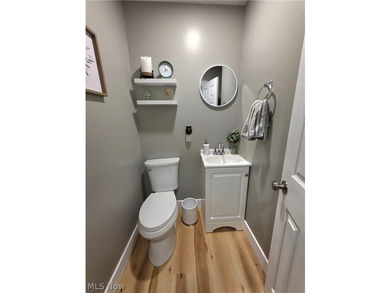 Completely Remodeled Down to the Studs - North End Parkersburg - photo 14