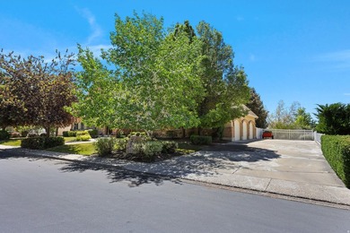 A home of this size, presence, and location doesn't come along - photo 14