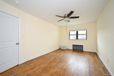 Beautifully maintained brick 2-family in prime Flushing location - photo 15