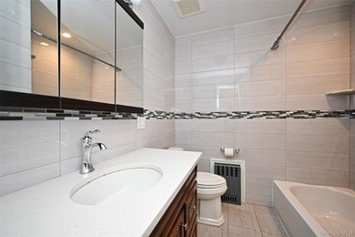 Beautifully maintained brick 2-family in prime Flushing location - photo 16