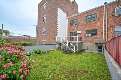 Beautifully maintained brick 2-family in prime Flushing location - photo 20