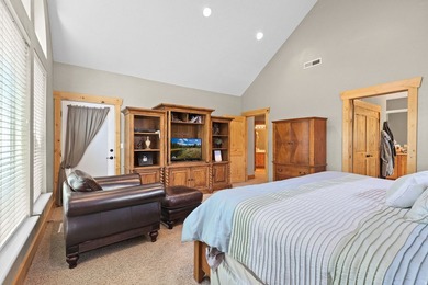 A home of this size, presence, and location doesn't come along - photo 24