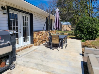 This is a great time of year to put a lake house under contract! - photo 29