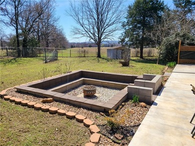 This is a great time of year to put a lake house under contract! - photo 30