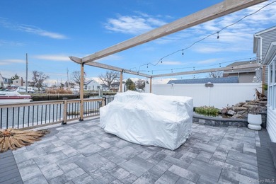 Welcome to this beautifully renovated 4-bedroom, 2-bath - photo 31