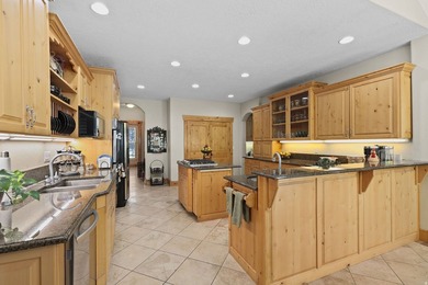 A home of this size, presence, and location doesn't come along - photo 32