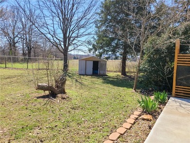 This is a great time of year to put a lake house under contract! - photo 33
