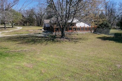 This is a great time of year to put a lake house under contract! - photo 35