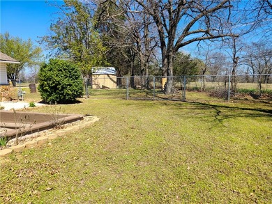This is a great time of year to put a lake house under contract! - photo 36
