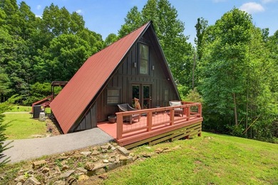 Completely renovated and move-in ready, this spacious 3-bedroom - photo 7