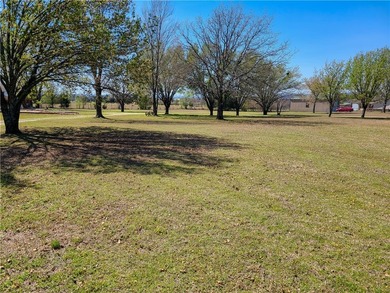 This is a great time of year to put a lake house under contract! - photo 38
