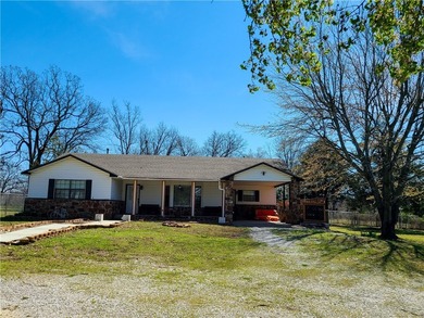 This is a great time of year to put a lake house under contract! - photo 39