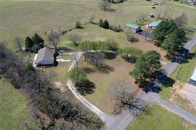 This is a great time of year to put a lake house under contract! - photo 42
